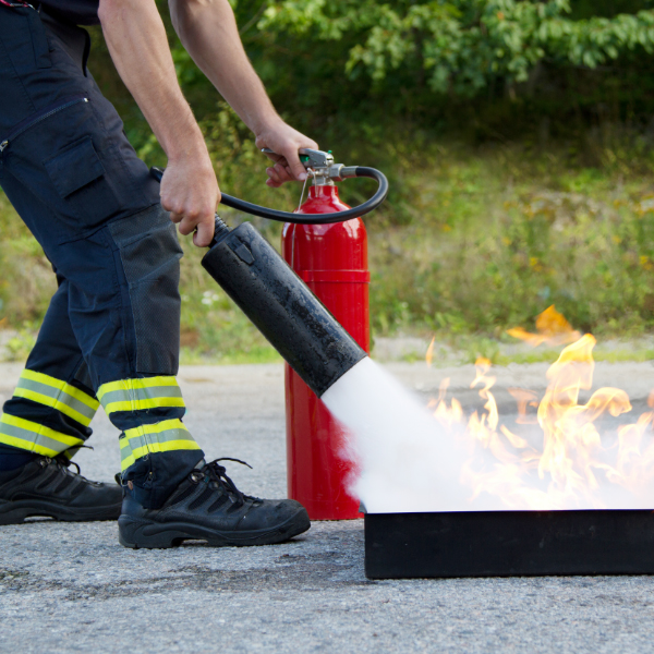 Formation Utilisation Extincteurs Paris 75020 > Formation Sécurité incendie à la manipulation et à l'utilisation des extincteurs > Prix et Devis sur demande...