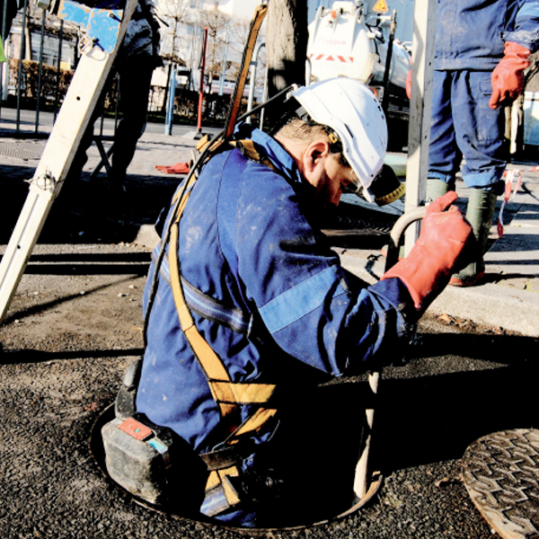 Harnais antichute : C'est quoi un Harnais antichute > Information Sécurité et Protection > Sécurité Contrôle, vérification, maintenance, réparation, remise aux normes, entretien des produits antichute sur toute la France...